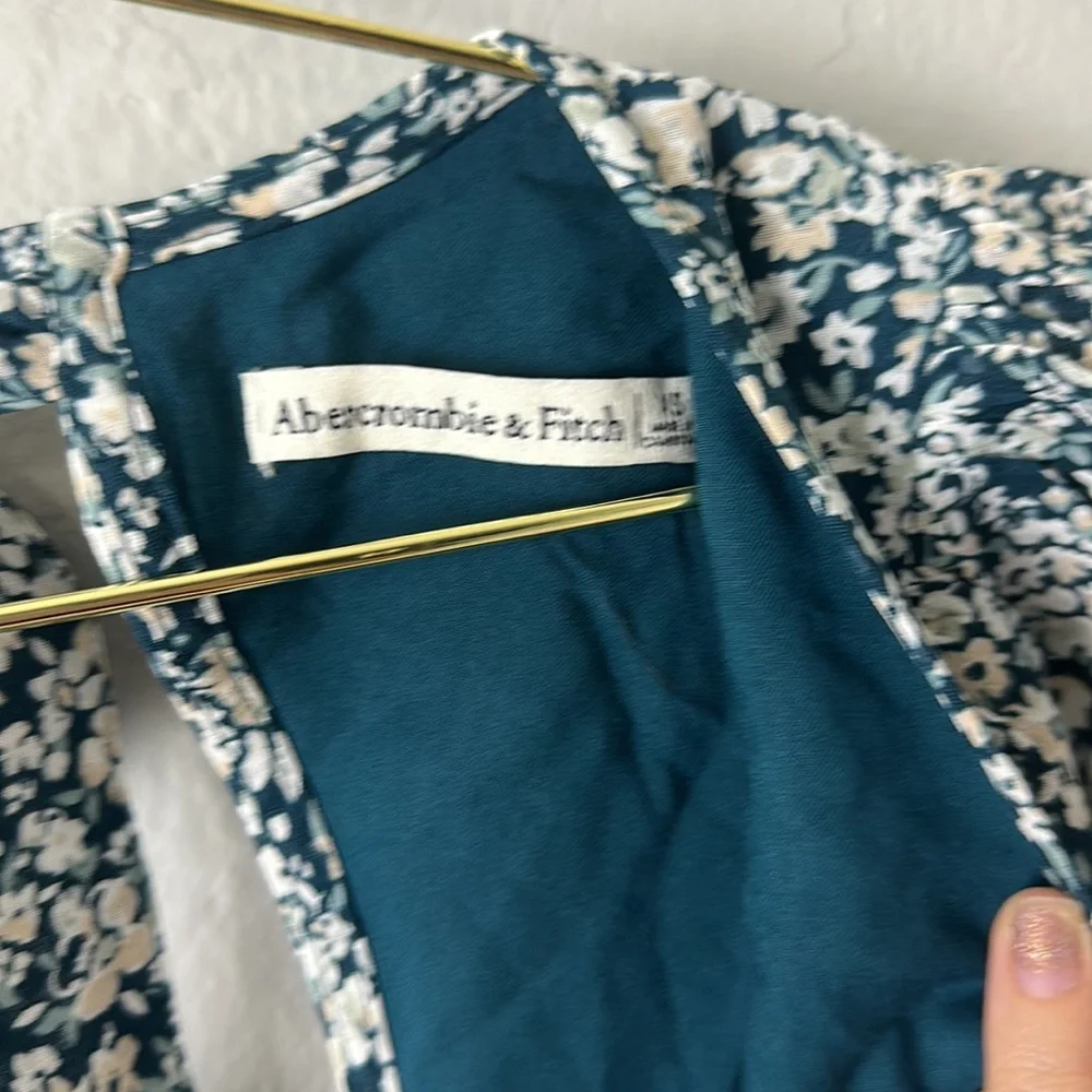 Abercrombie & Fitch Puff Sleeve Floral Top